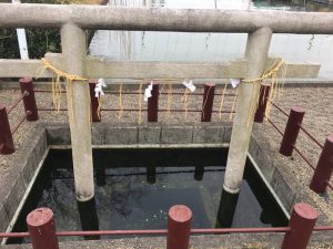 息栖神社の女甕