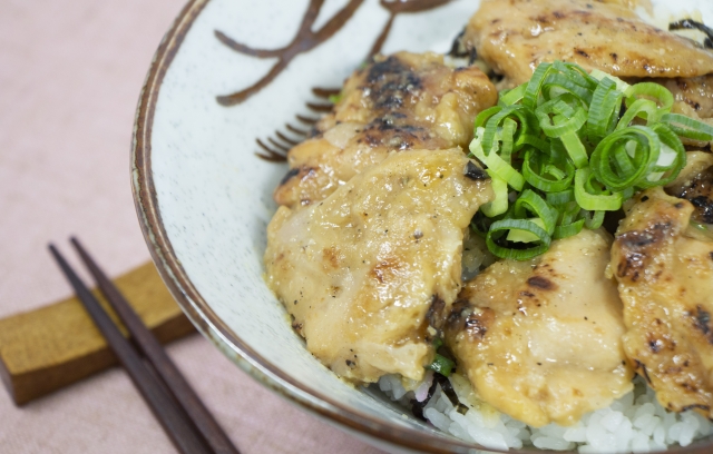 ねぎま焼鳥のアレンジ料理 やきとり丼