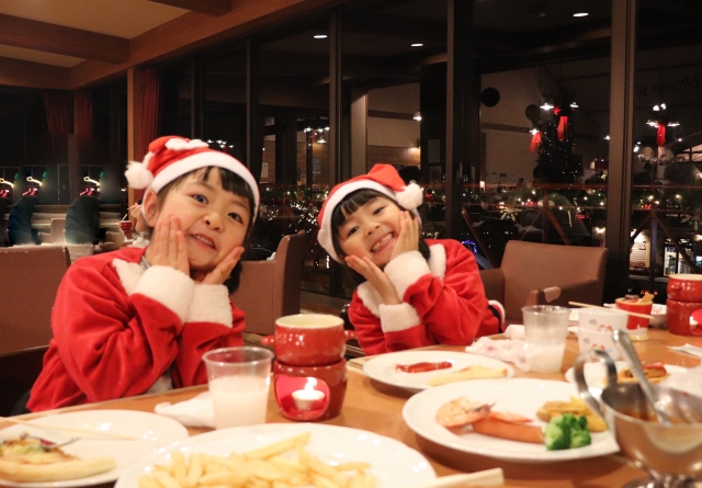 クリスマスを子供と一緒に楽しむクリスマスディナー